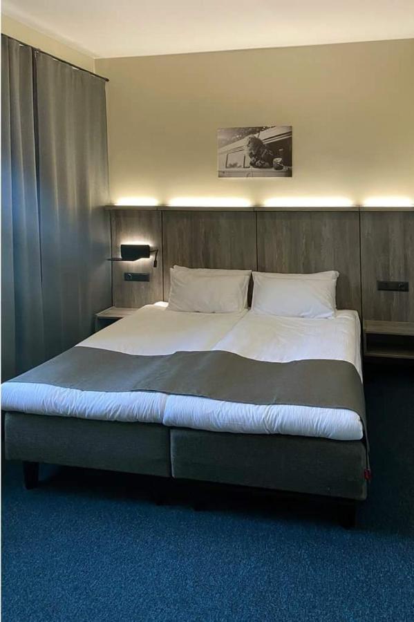 Brut Wine Hotel Zarasai Extérieur photo
